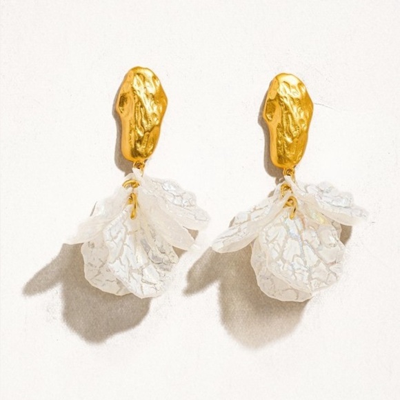 Jewelry - 18K Floral Dangle Earrings